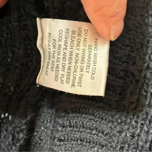 Pink Rose Cable Knit Cardigan Black Size Medium - Picture 10 of 16